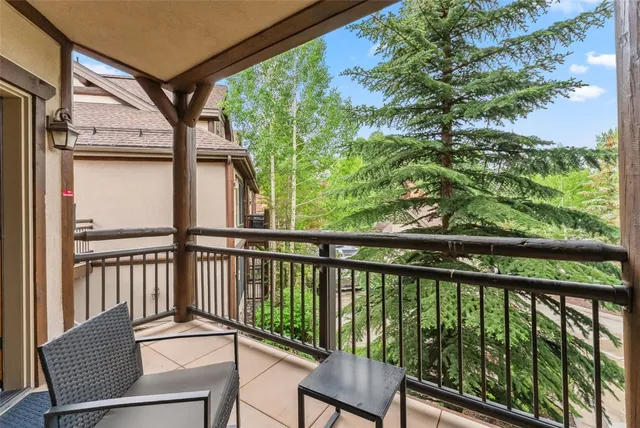 $999,000 | 33 Broken Lance Drive, Unit 206S, Breckenridge, CO 80424