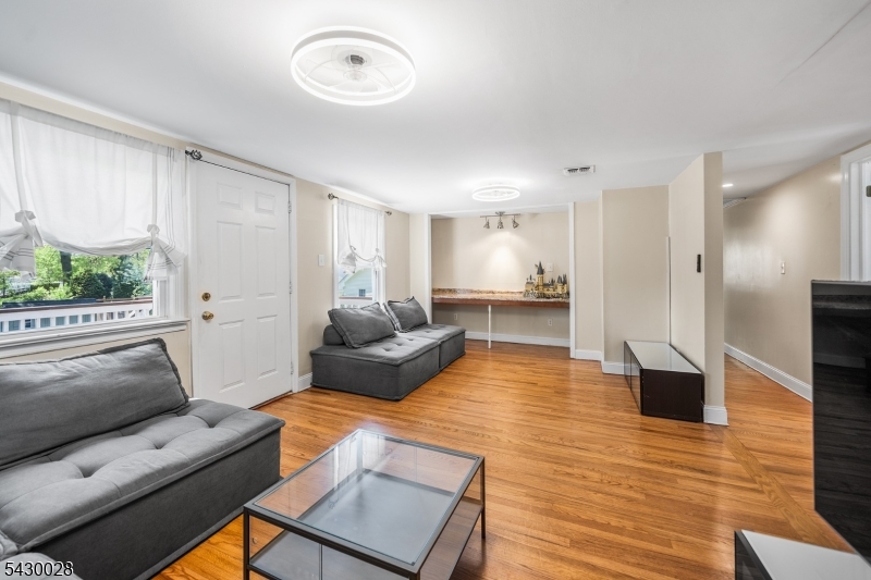 124 Crain Road Paramus, NJ 07652 - Photo 24 of 48
