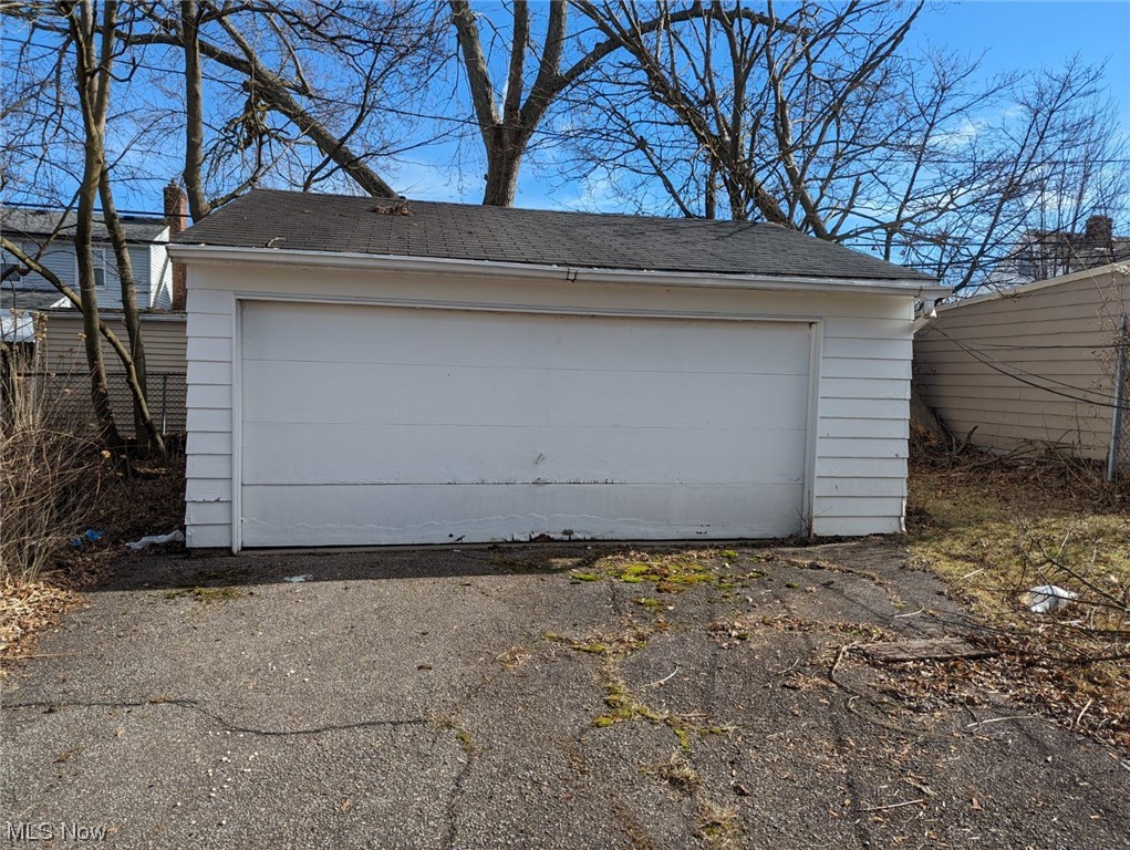3725 Menlo Road Cleveland, OH 44120 - Photo 4 of 15