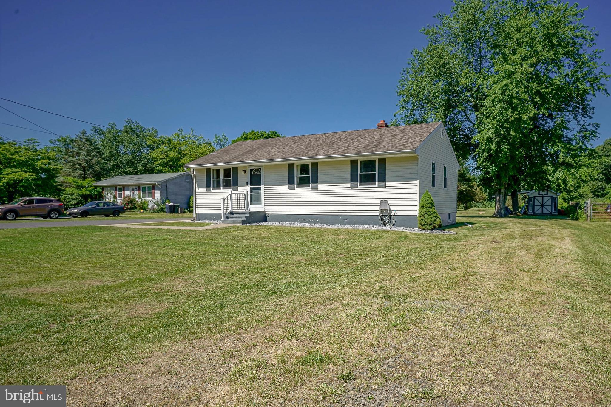 377 North Tuckahoe Road Williamstown, NJ 08094 - Photo 2 of 40
