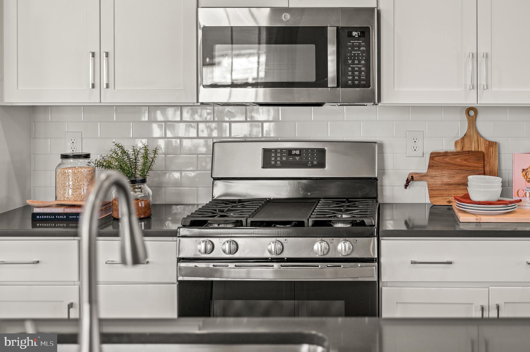 803 Pecan Road Spring City, PA 19475 - Photo 13 of 29 Stainless appliances included