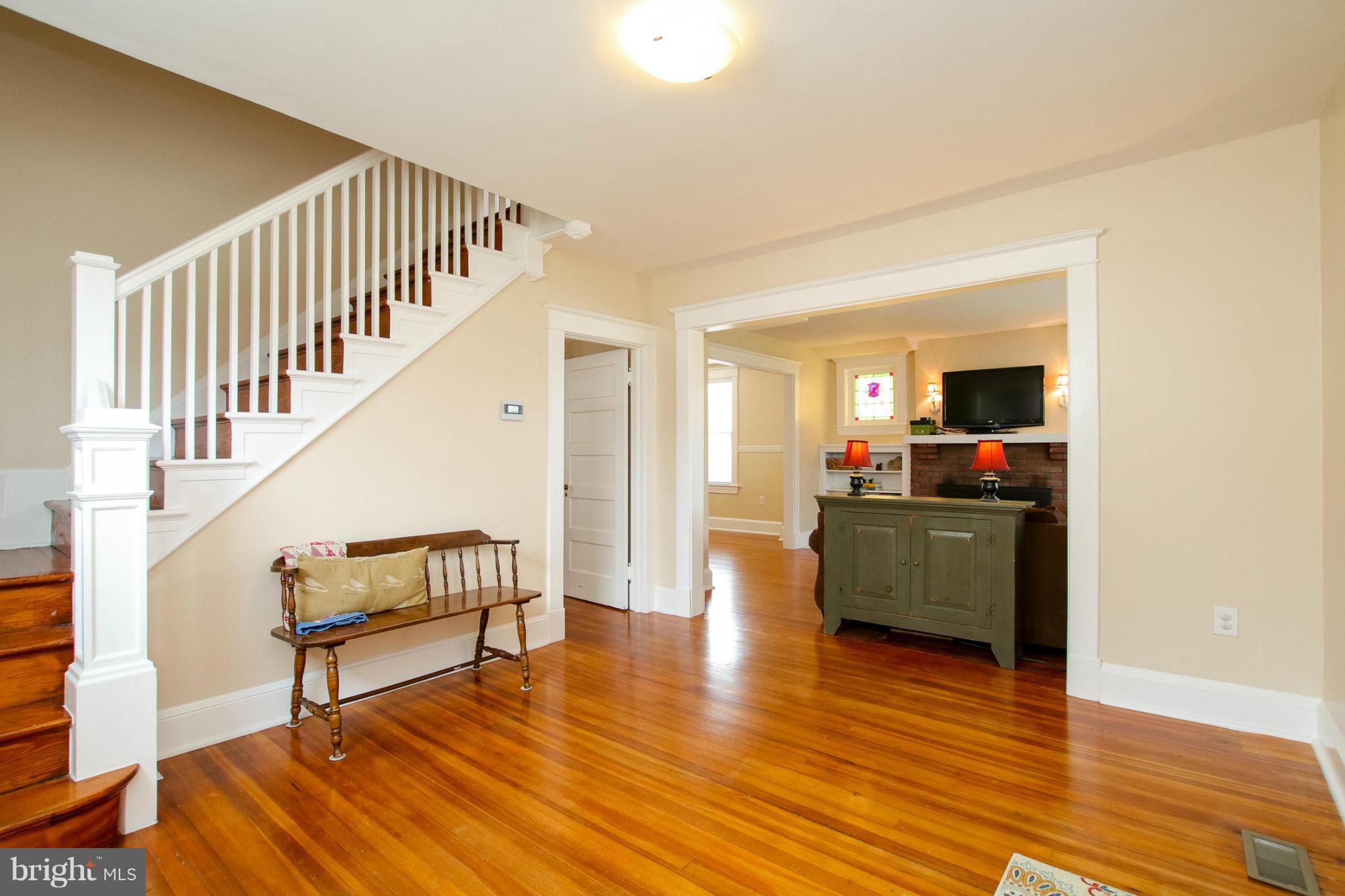 3611 Latham Road Baltimore, MD 21207 - Photo 4 of 30 Foyer