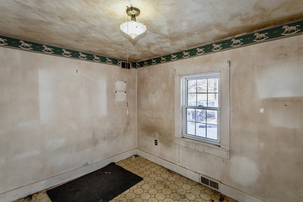 43 NW Road Westfield, MA 01085 - Photo 18 of 34 Gallery Image 18