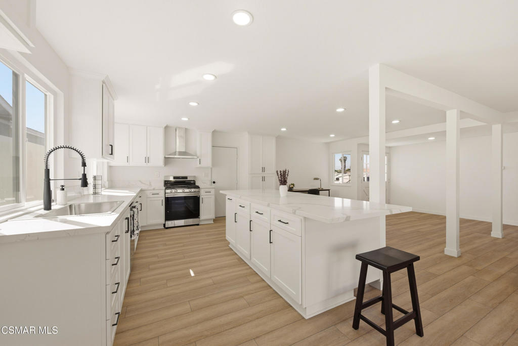 952 Moffatt Circle Simi Valley, CA 93065 - Photo 17 of 44