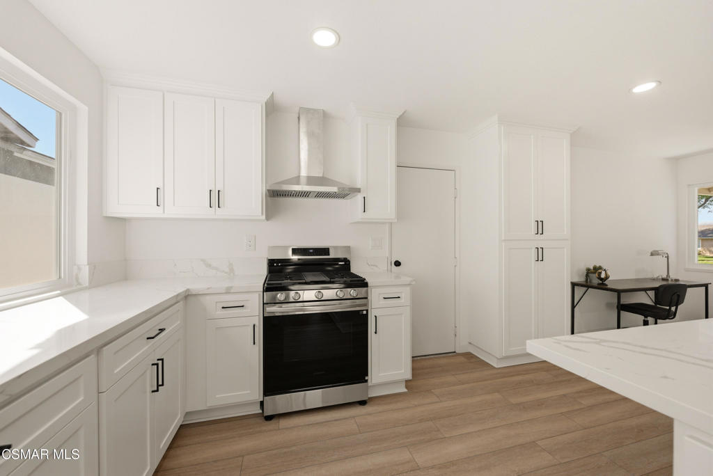 952 Moffatt Circle Simi Valley, CA 93065 - Photo 19 of 44