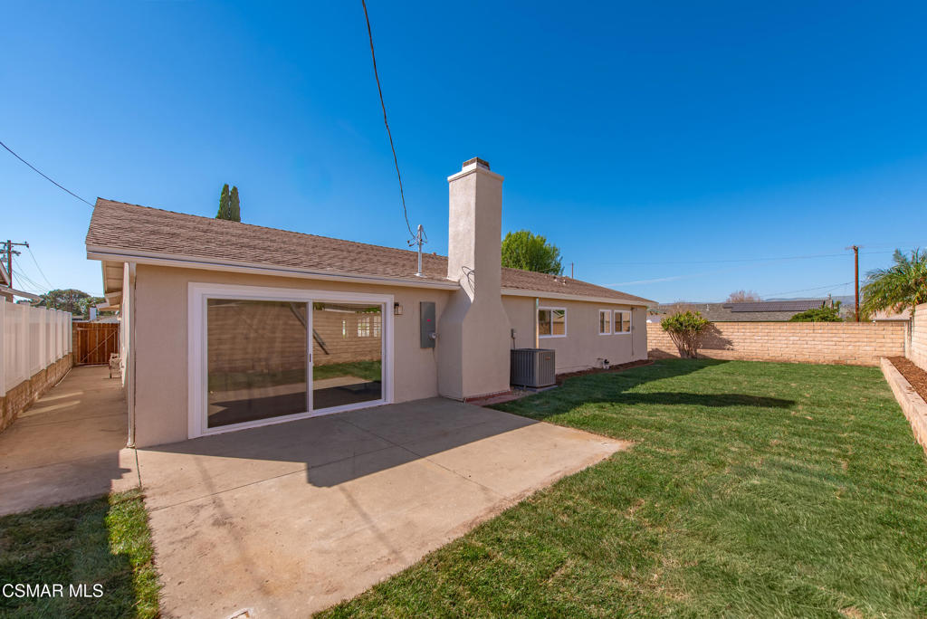 952 Moffatt Circle Simi Valley, CA 93065 - Photo 23 of 44