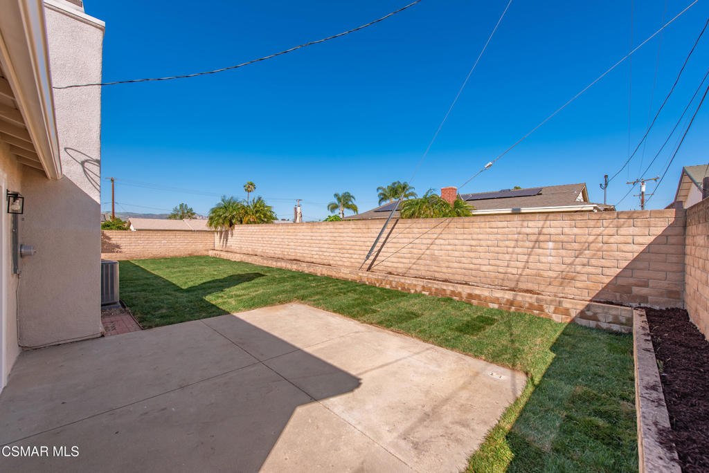 952 Moffatt Circle Simi Valley, CA 93065 - Photo 25 of 44