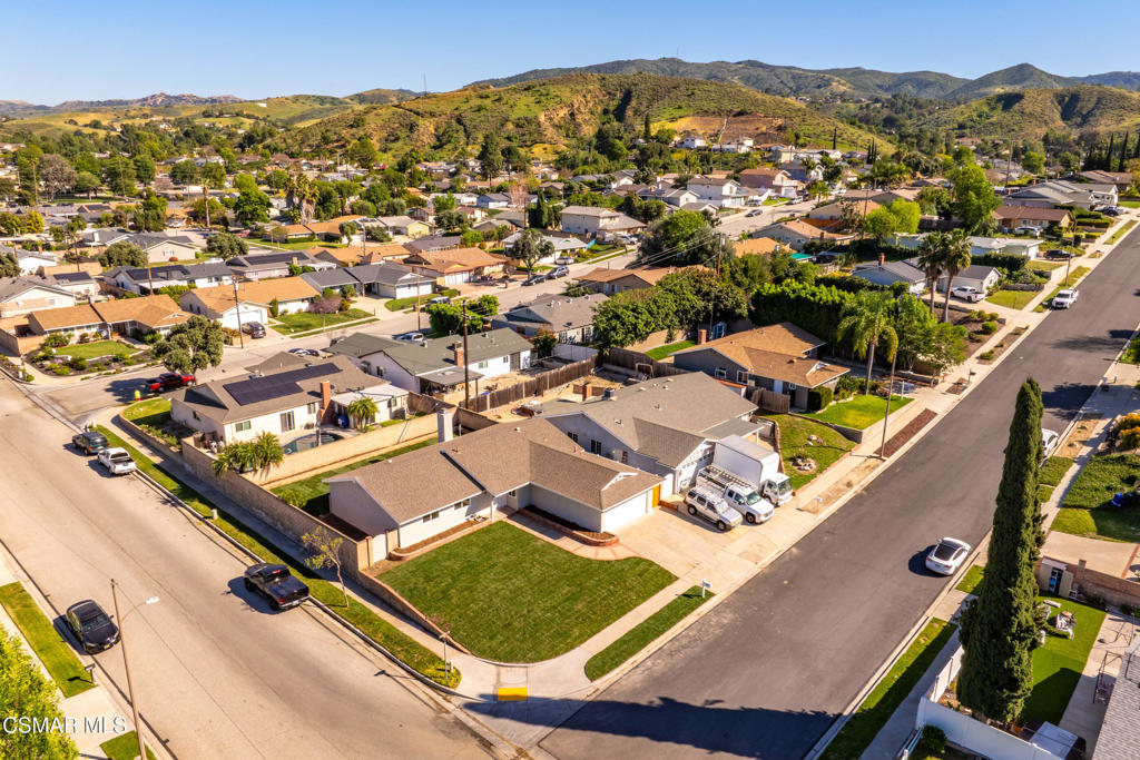 952 Moffatt Circle Simi Valley, CA 93065 - Photo 38 of 44