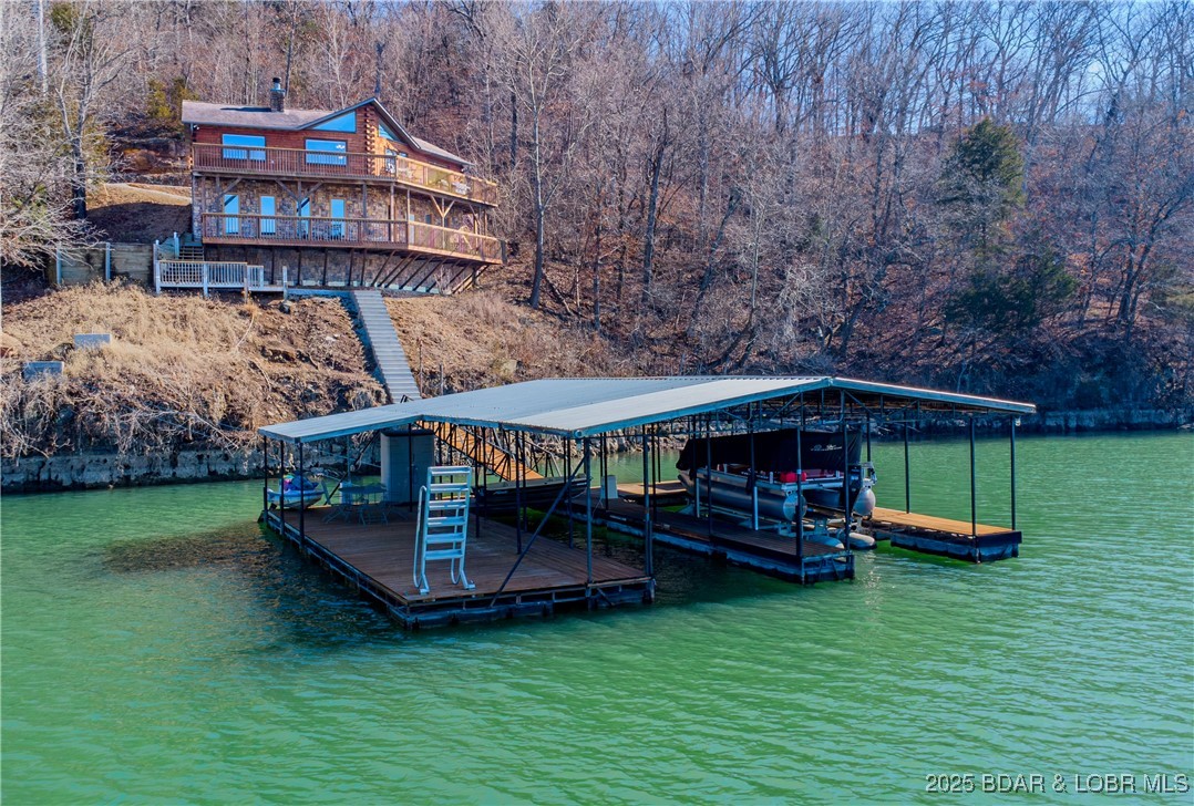 2 well dock with large swim platform.
