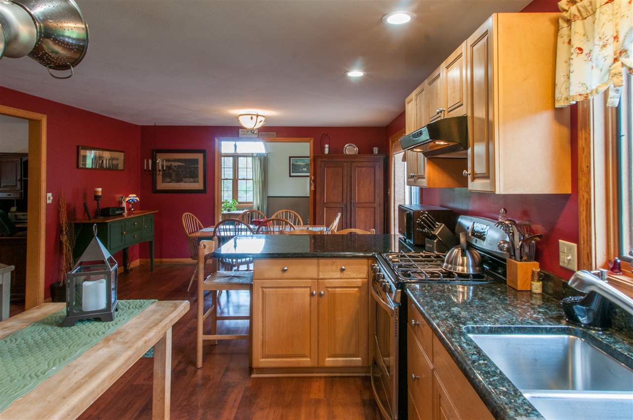 9 Ayer Road Nashua, NH 03064 - Photo 8 of 34 Gallery Image 8