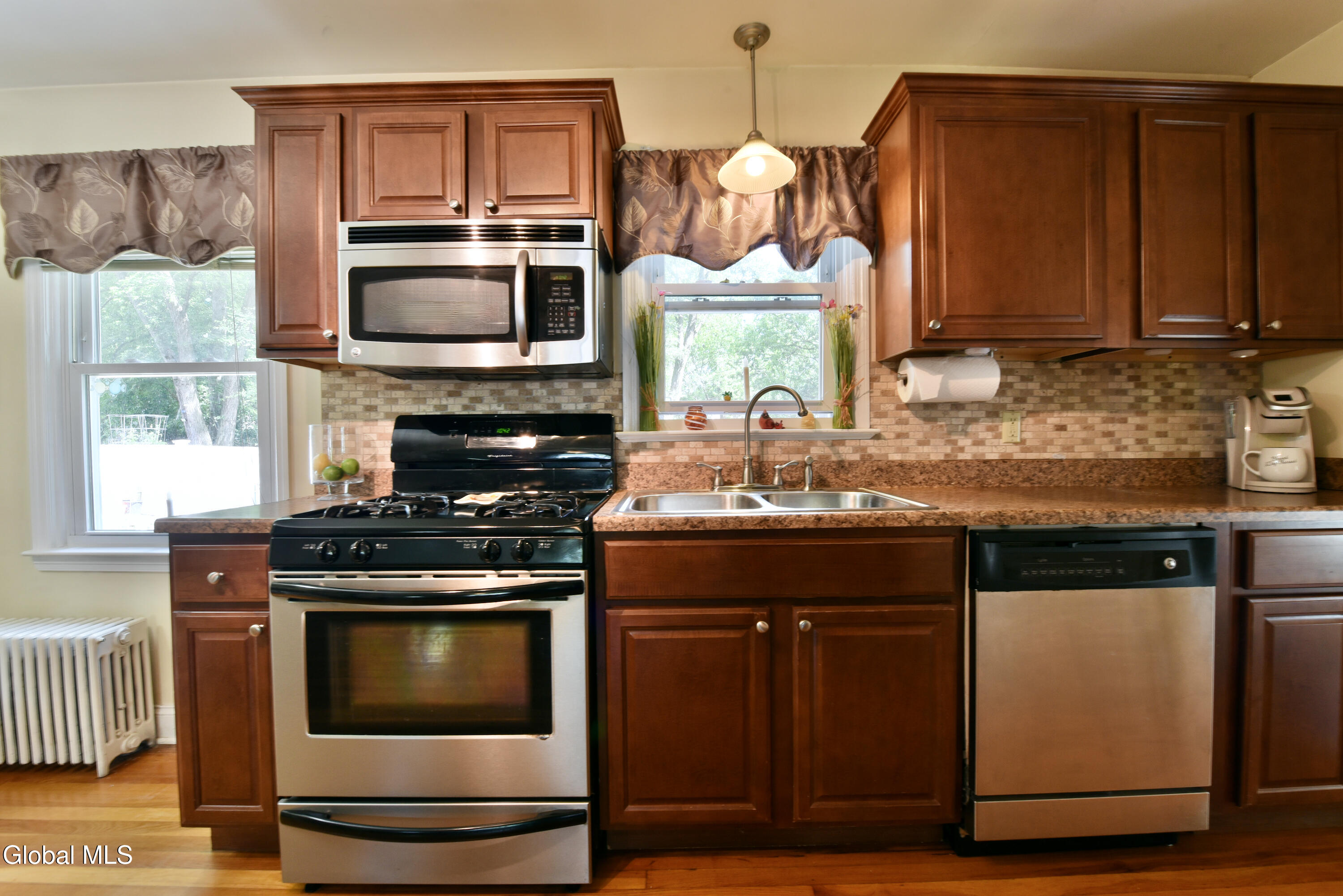 69 Gipp Road Albany, NY 12203 - Photo 11 of 54 15