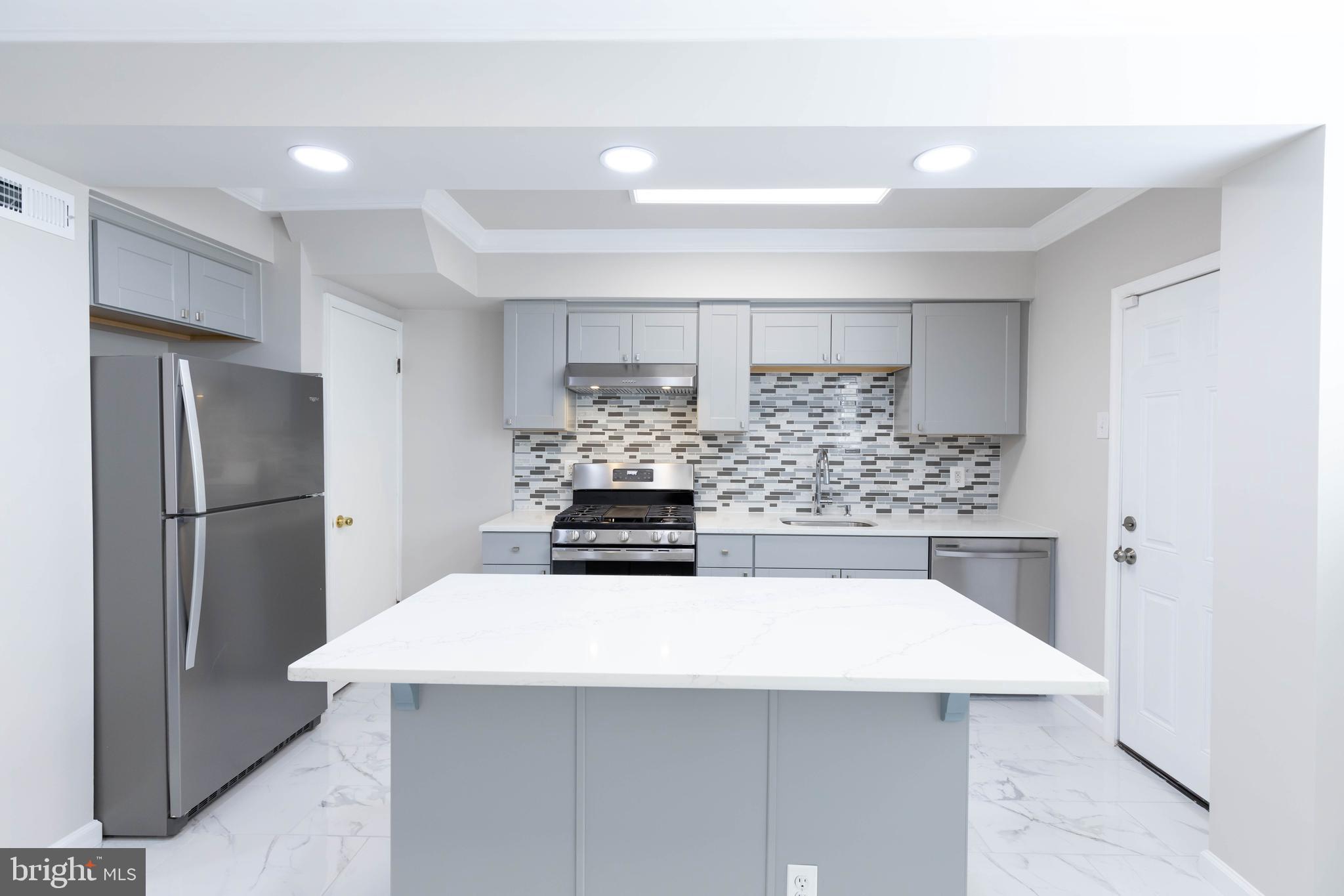 2636 South 73rd Street Philadelphia, PA 19153 - Photo 13 of 34 Kitchen