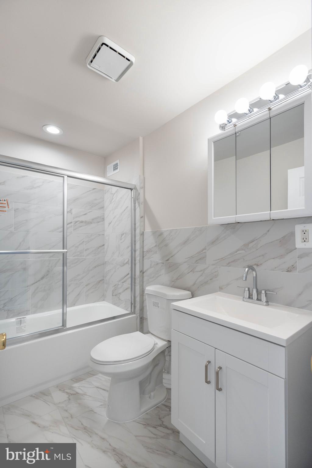 2636 South 73rd Street Philadelphia, PA 19153 - Photo 18 of 34 hallway bathroom