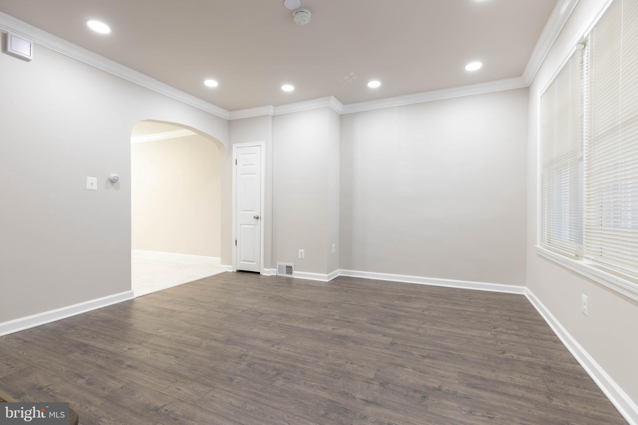 2636 South 73rd Street Philadelphia, PA 19153 - Photo 7 of 34 Living room