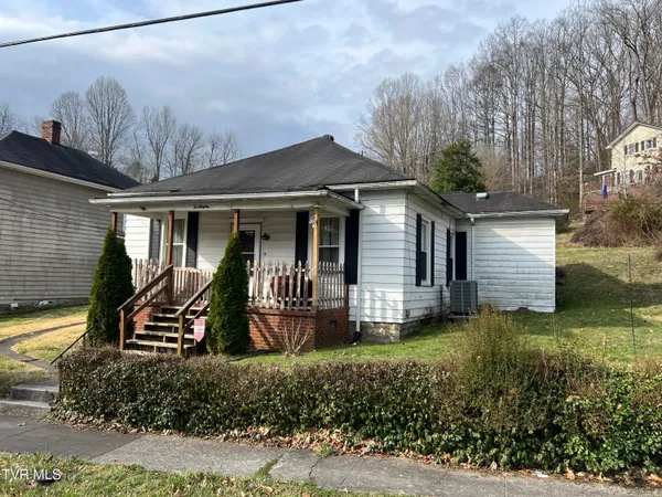 $76,900 | 231 11th Street Northwest, Norton, VA 24273