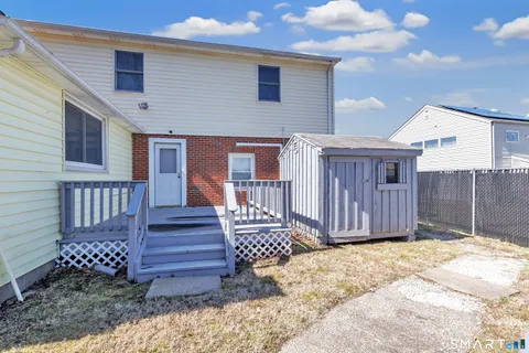 $525,000 | 44 Woodlawn Terrace, Meriden, CT 06450