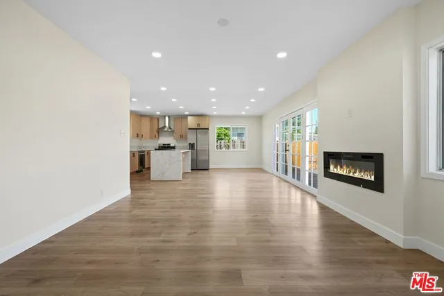 $3,700 | 21009 Saticoy Street, Canoga Park, CA 91304