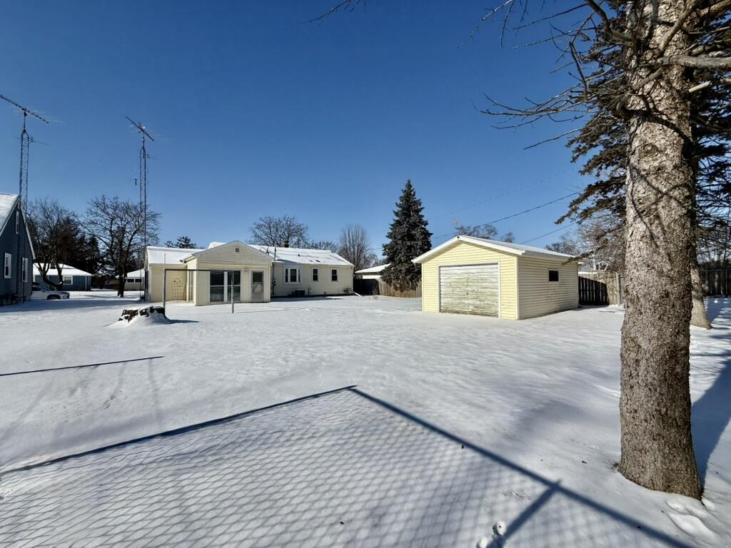 609 North Cedar Street Horicon, WI 53032 - Photo 22 of 25 06E538EB-47A4-4B14-AC51-035F4B6807B3_1_1