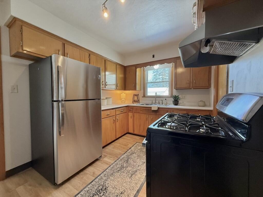 609 North Cedar Street Horicon, WI 53032 - Photo 7 of 25 6C9C0476-4E7B-452F-856F-826199E7F3E1_1_1