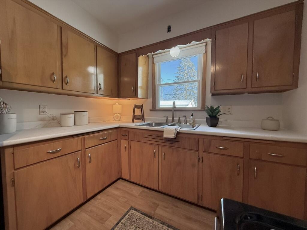 609 North Cedar Street Horicon, WI 53032 - Photo 8 of 25 56C44B81-370C-46F4-9B95-3C2BB699BD8D_1_1