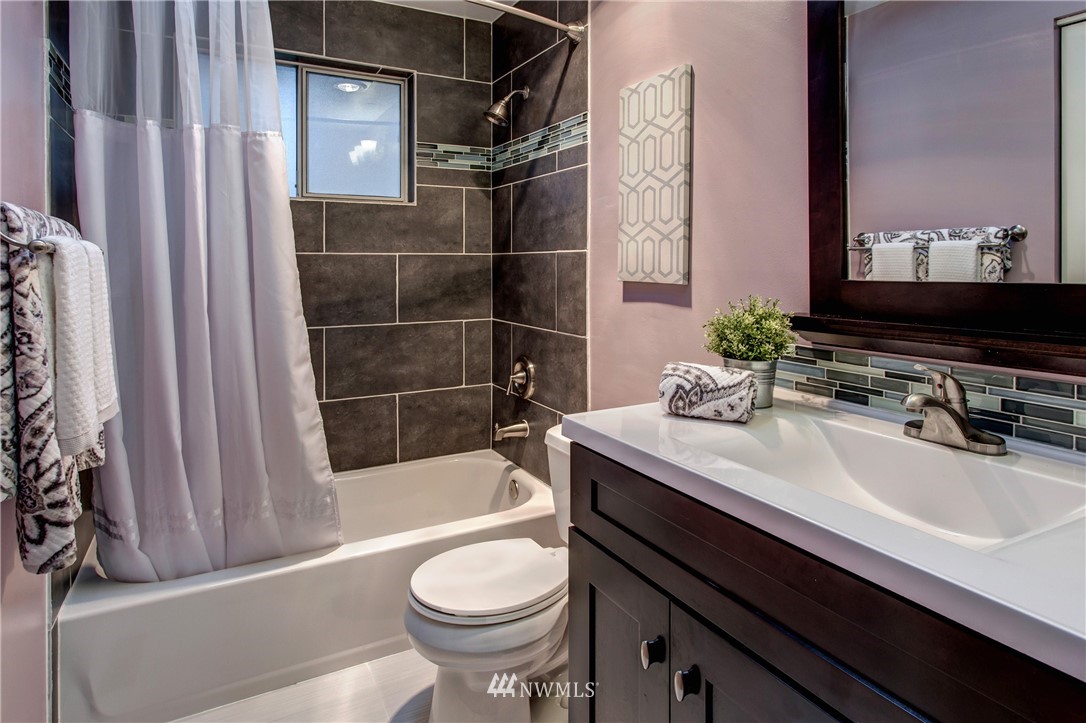 2220 Field Avenue Northeast Renton, WA 98059 - Photo 17 of 25