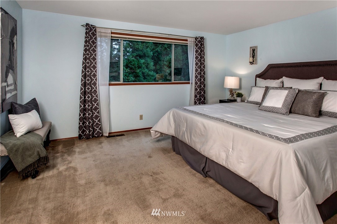 2220 Field Avenue Northeast Renton, WA 98059 - Photo 19 of 25