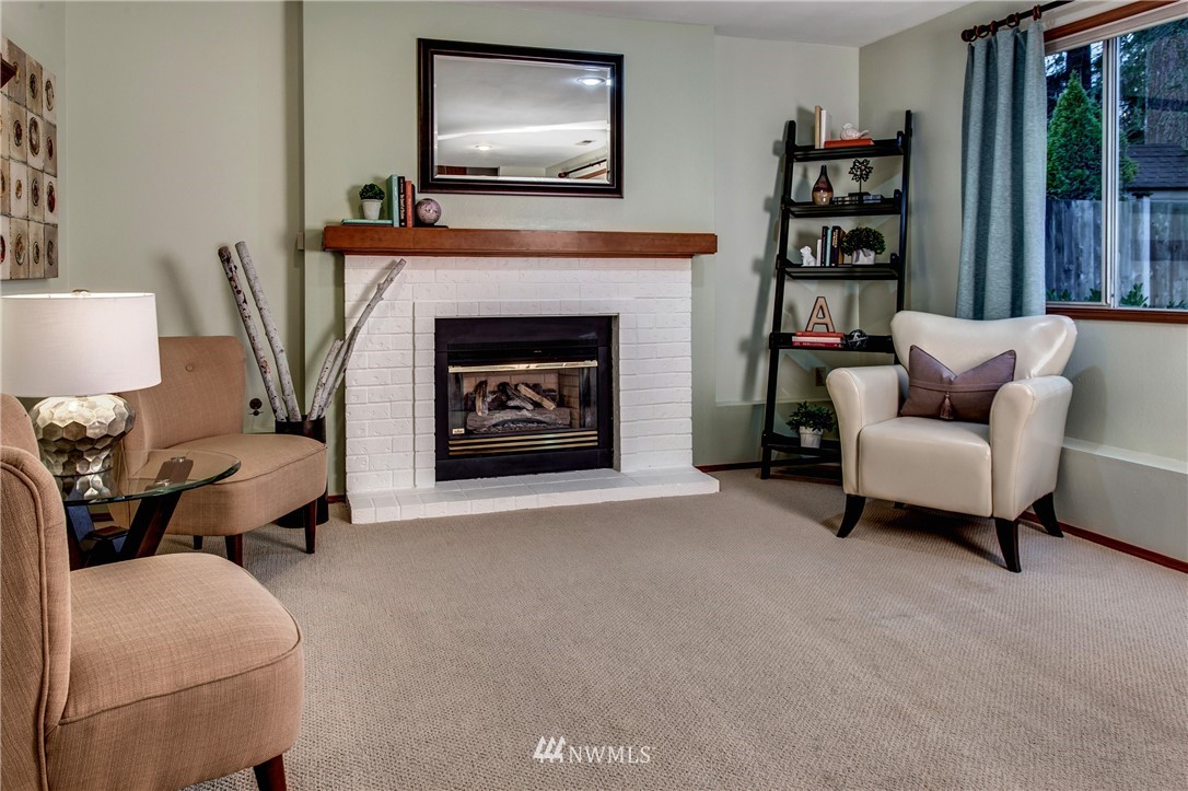 2220 Field Avenue Northeast Renton, WA 98059 - Photo 5 of 25