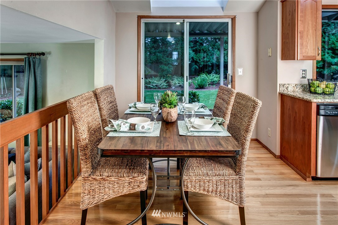 2220 Field Avenue Northeast Renton, WA 98059 - Photo 6 of 25