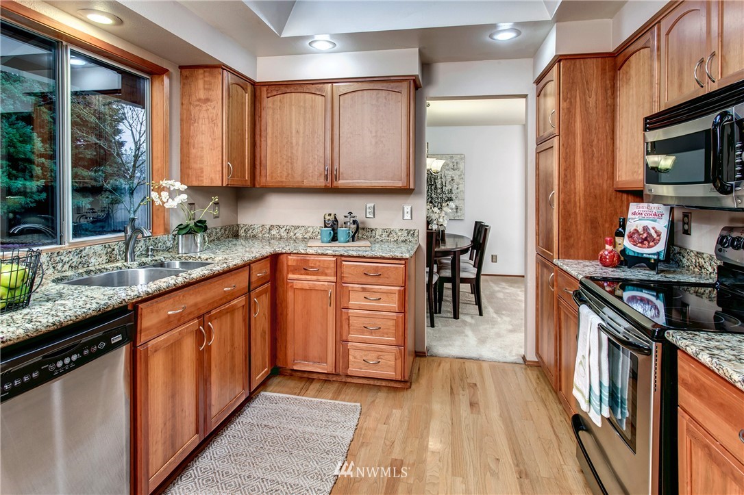 2220 Field Avenue Northeast Renton, WA 98059 - Photo 8 of 25