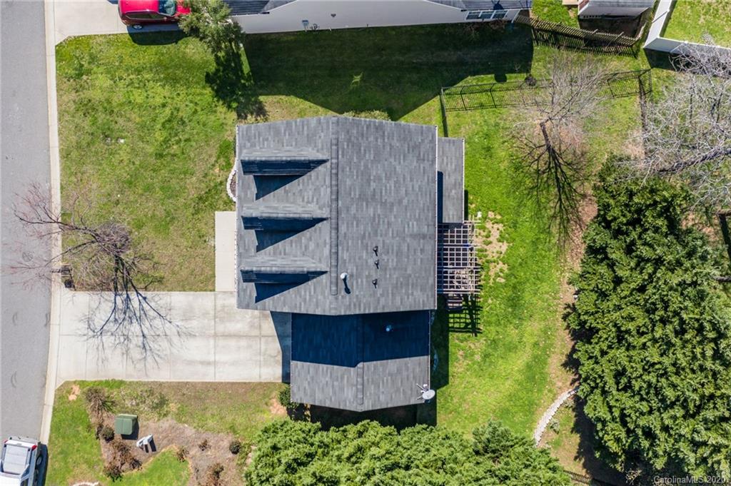 5548 Alexandrite Way, Unit 422 Fort Mill, SC 29708 - Photo 33 of 35 an aerial view of a house having yard