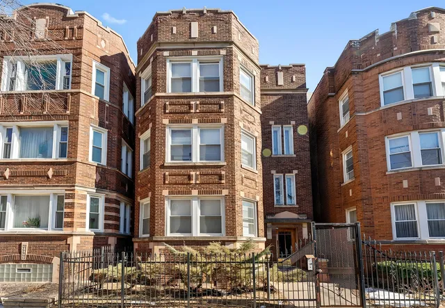 $469,000 | 7819 South Cornell Avenue, Chicago, IL 60649