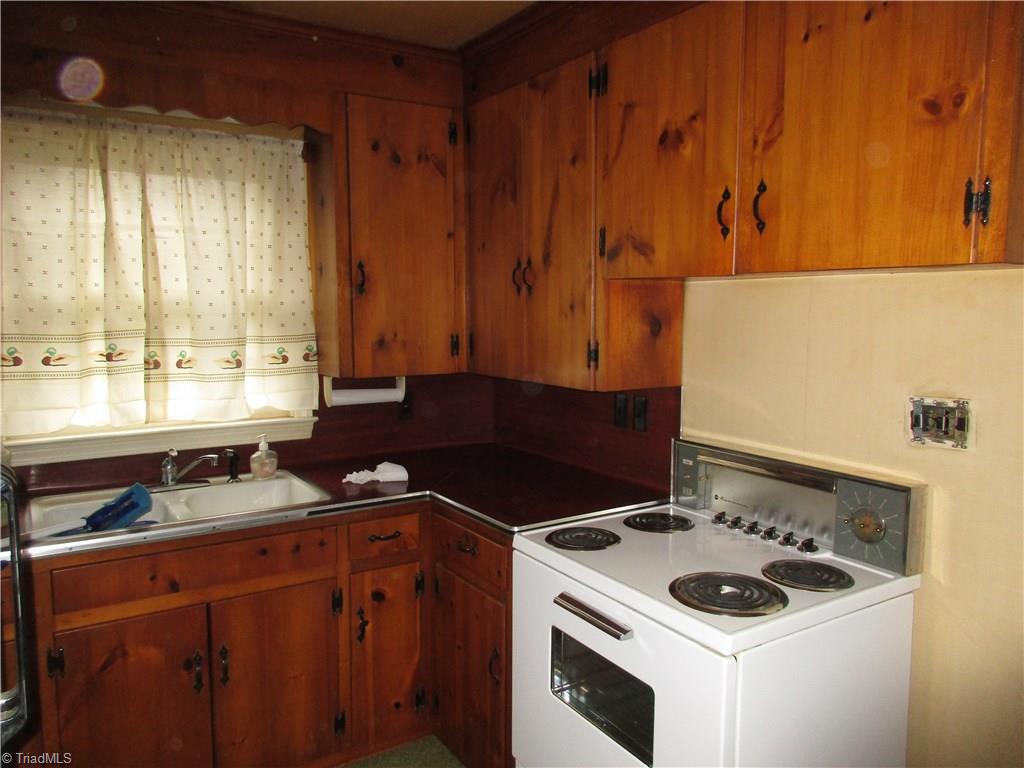 390 Academy Street Rural Hall, NC 27045 - Photo 6 of 27