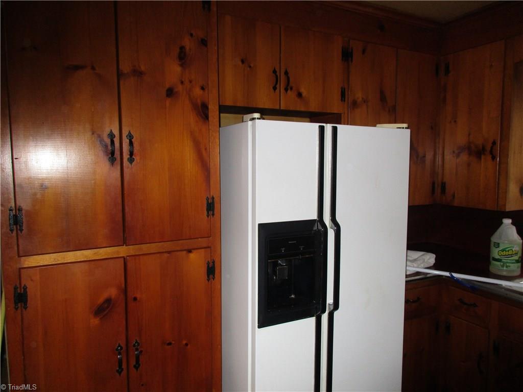 390 Academy Street Rural Hall, NC 27045 - Photo 7 of 27
