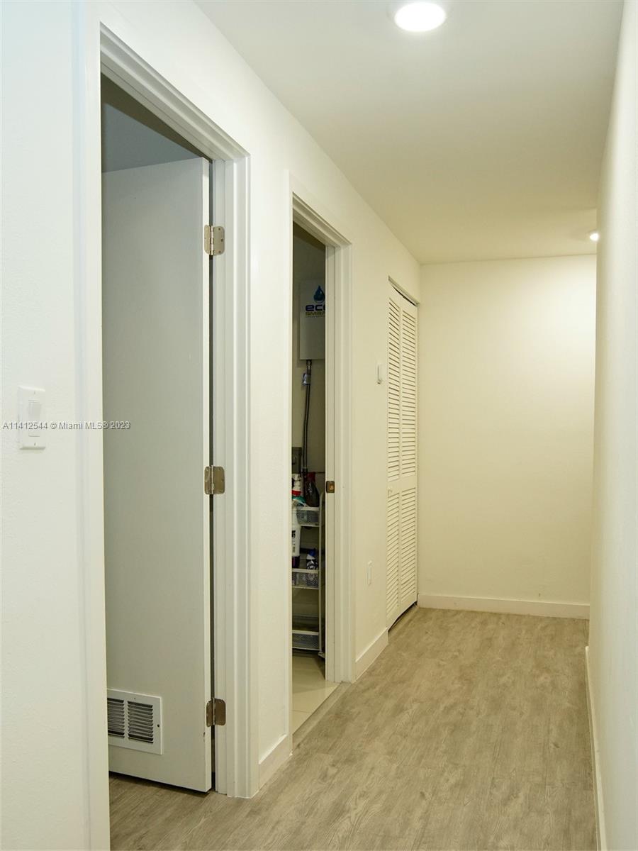 Naranja Homestead, FL 33033 - Photo 6 of 22 an empty room with closet