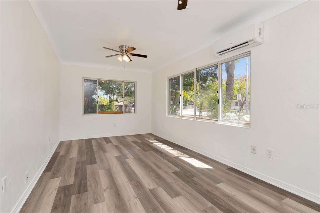 4939 Haines Road North St. Petersburg, FL 33714 - Photo 2 of 23