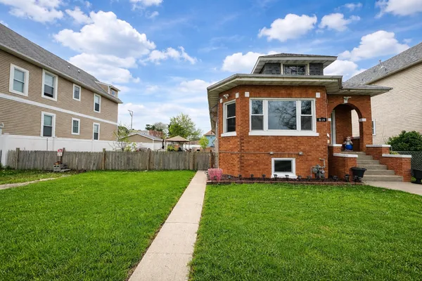 $349,999 | 816 South 14th Avenue, Maywood, IL 60153