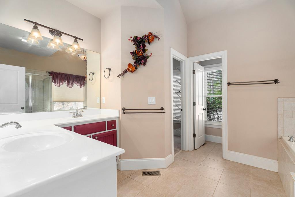277 Hunters Ridge Road Mineral Bluff, GA 30559 - Photo 11 of 35 Main floor bath