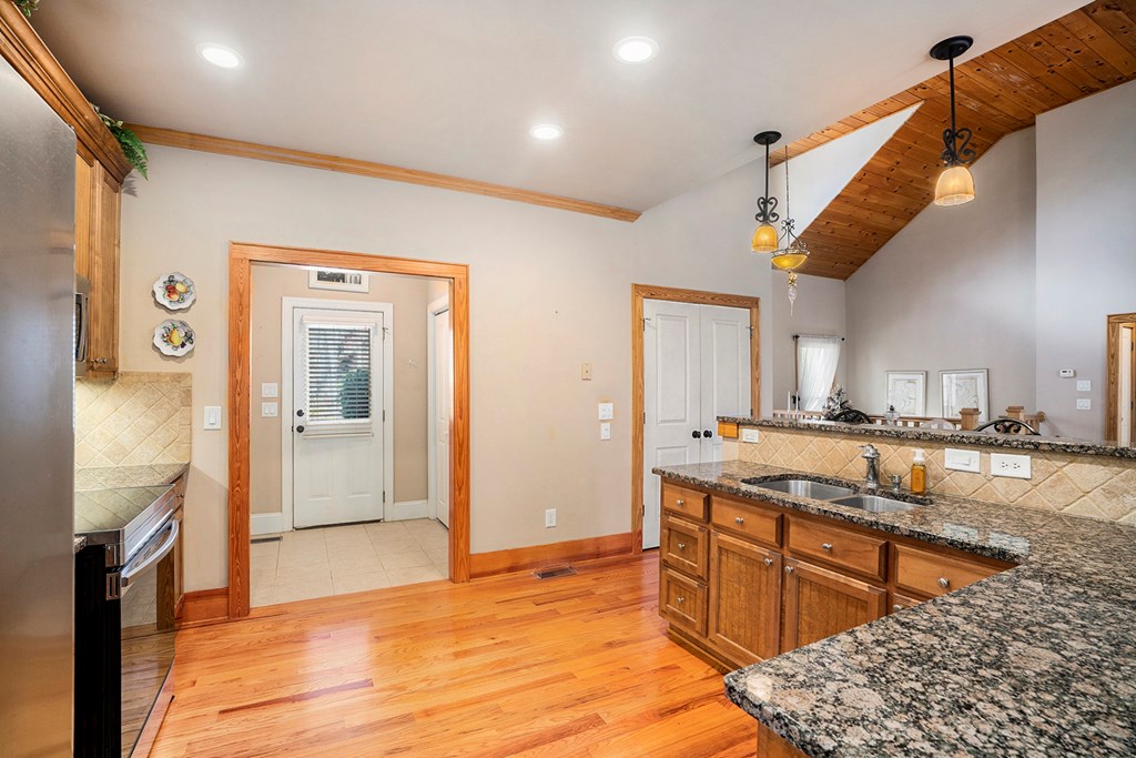 277 Hunters Ridge Road Mineral Bluff, GA 30559 - Photo 12 of 35 Gallery Image 12