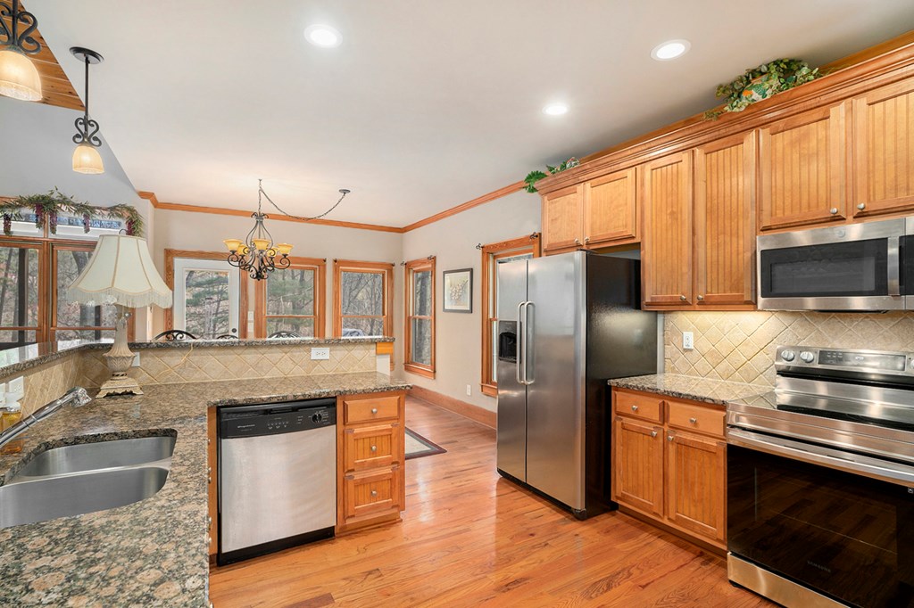 277 Hunters Ridge Road Mineral Bluff, GA 30559 - Photo 3 of 35 Granite kitchen