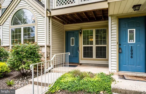 a house view with a outdoor space