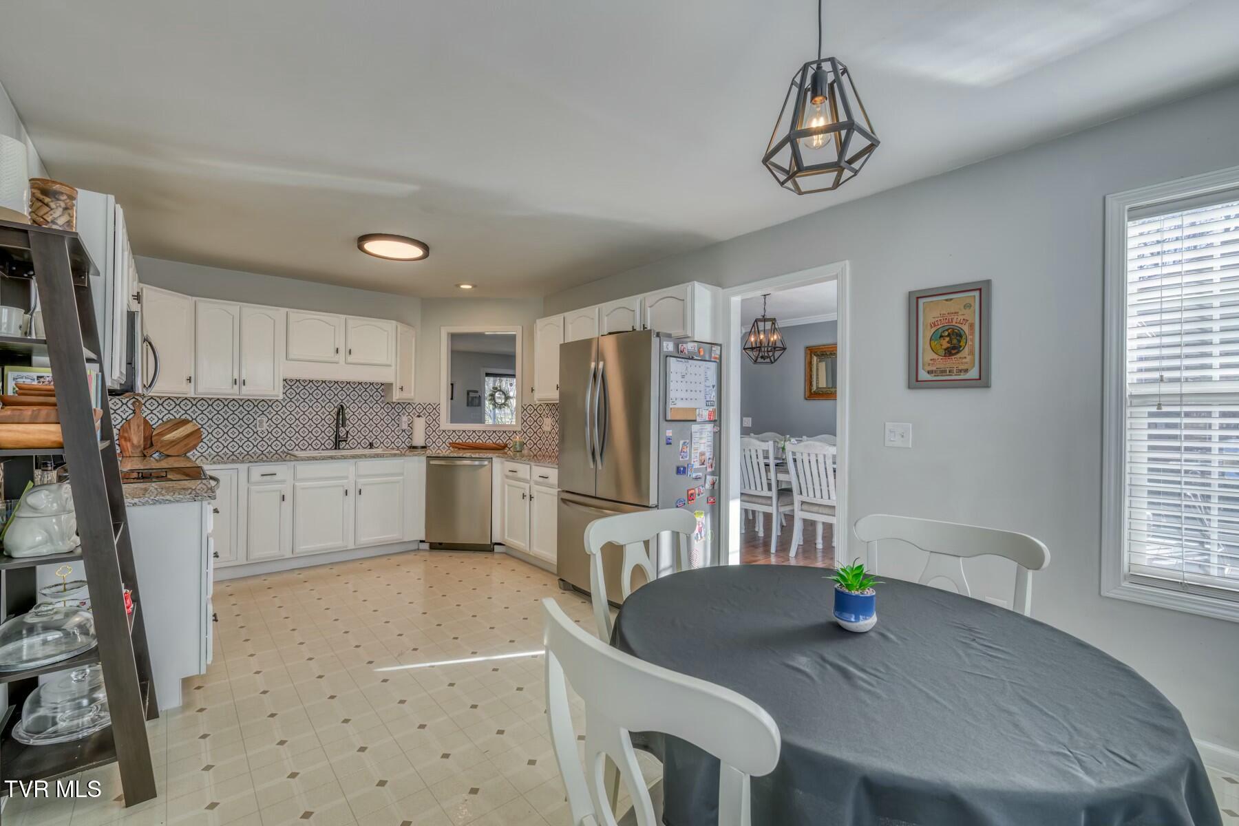 164 Dean Archer Road Jonesborough, TN 37659 - Photo 20 of 45 Kitchen