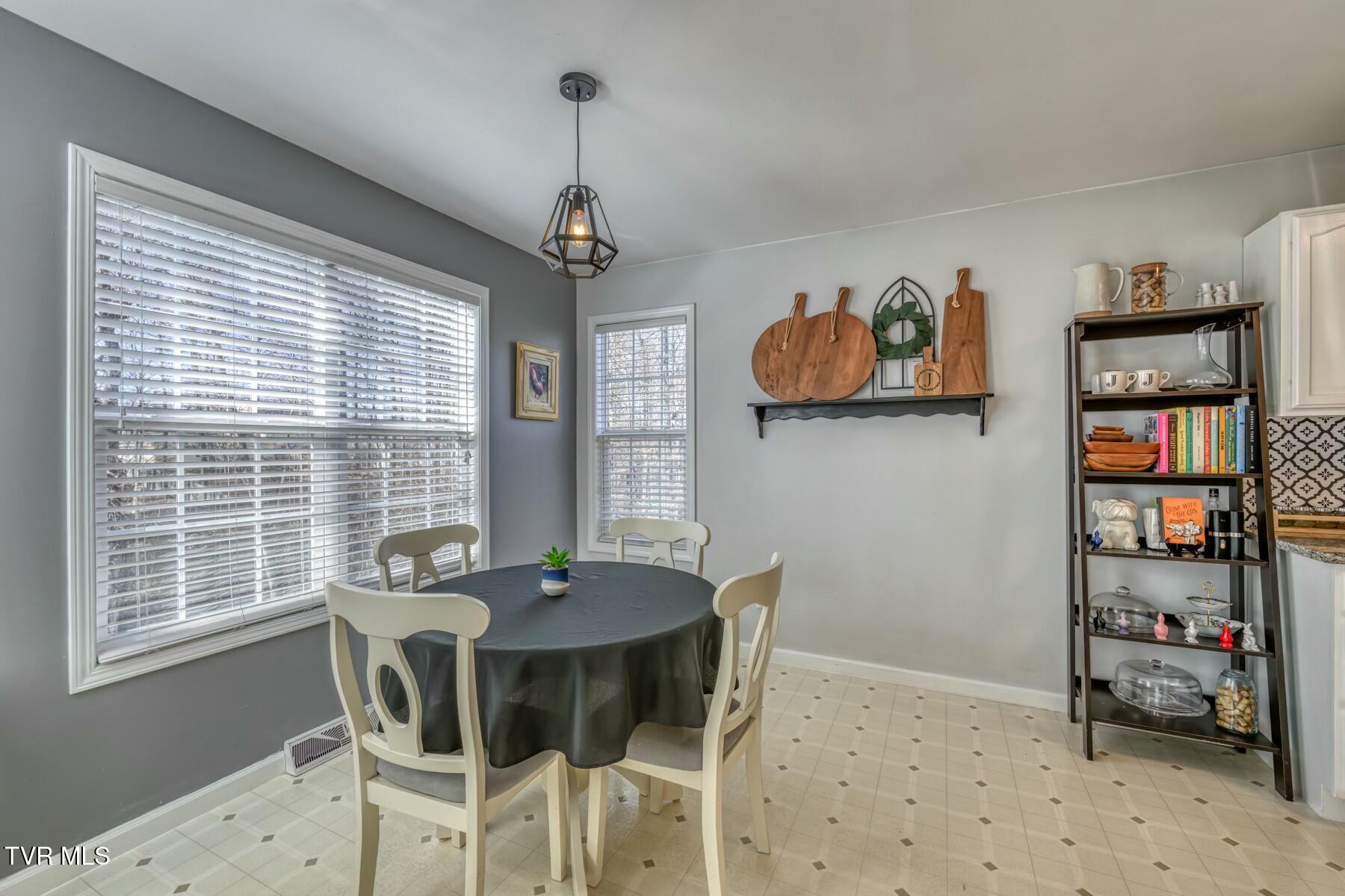 164 Dean Archer Road Jonesborough, TN 37659 - Photo 21 of 45 Kitchen