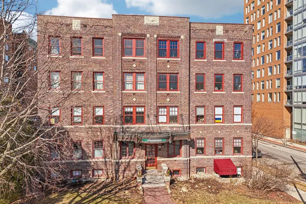 $199,900 | 1983 North Summit Avenue, Unit 34, Milwaukee, WI 53202