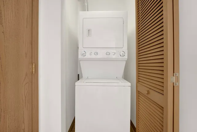 a close up view of a washer and dryer