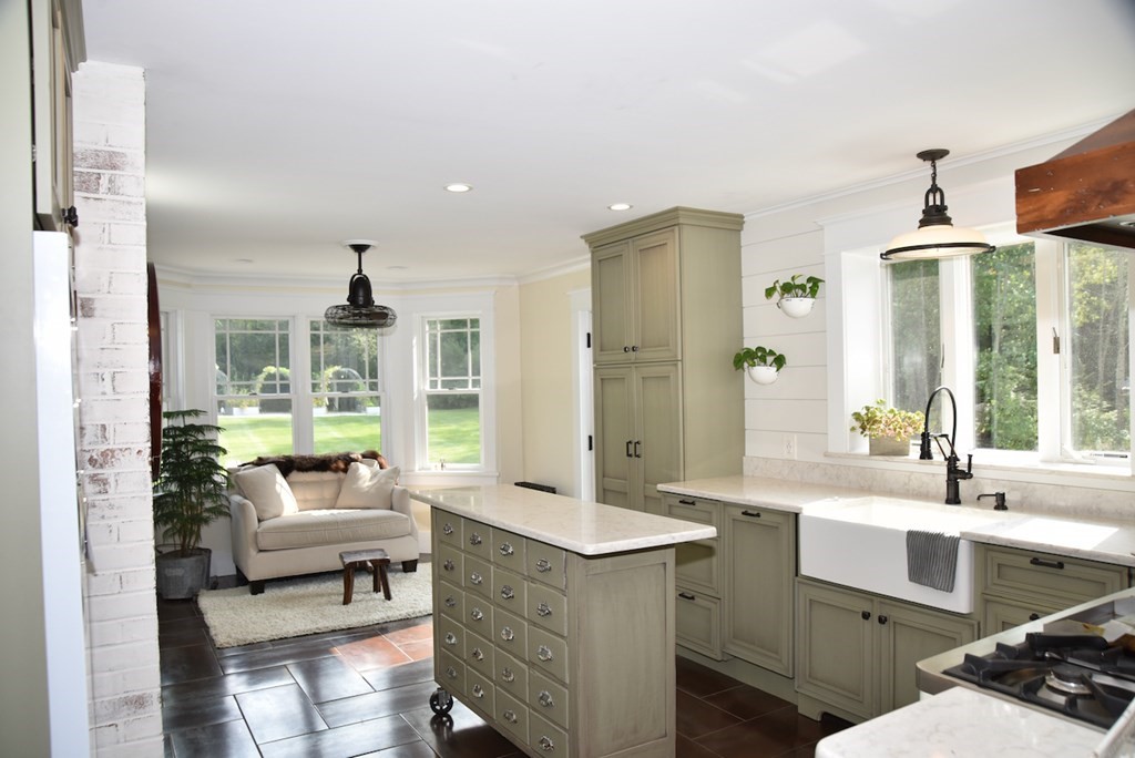 176 East County Road Rutland, MA 01543 - Photo 3 of 42