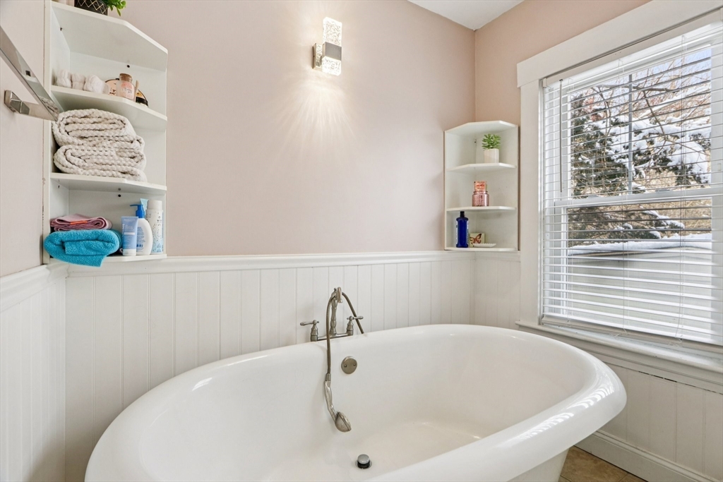 21 Briggs Street Taunton, MA 02780 - Photo 28 of 41