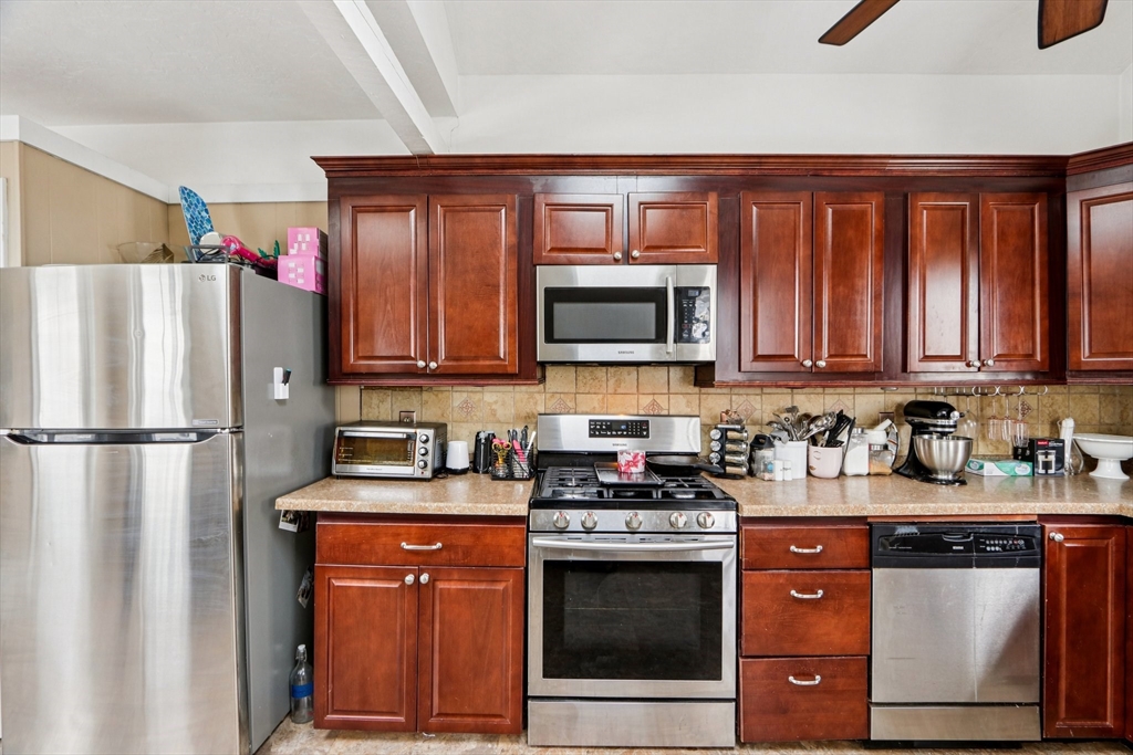 21 Briggs Street Taunton, MA 02780 - Photo 9 of 41