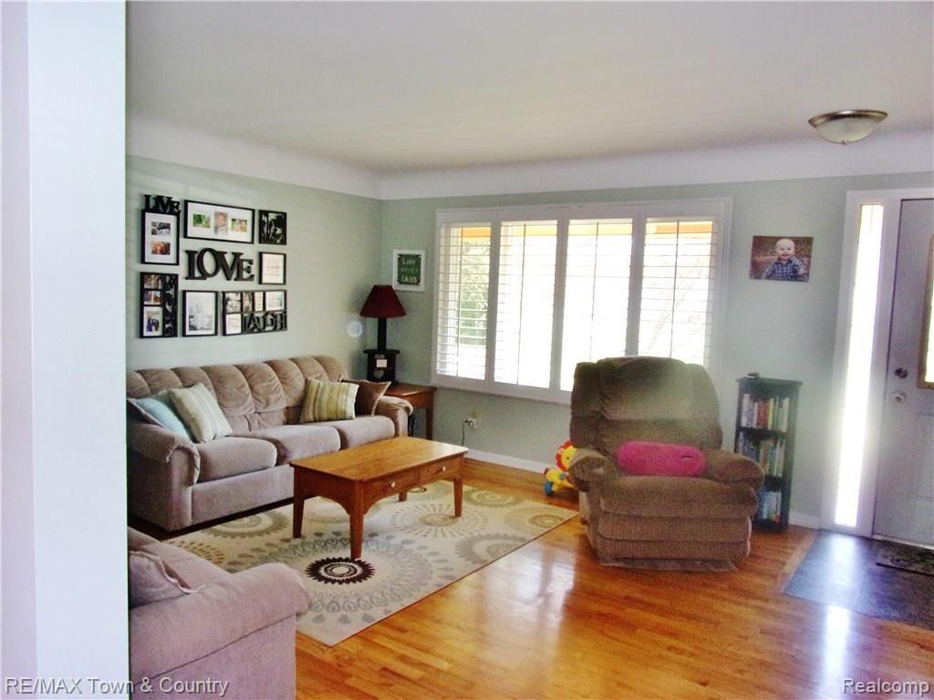 1435 Flushing Road Flushing, MI 48433 - Photo 3 of 27