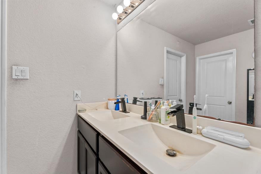 715 Harvest Bluff Drive Rosharon, TX 77583 - Photo 20 of 36