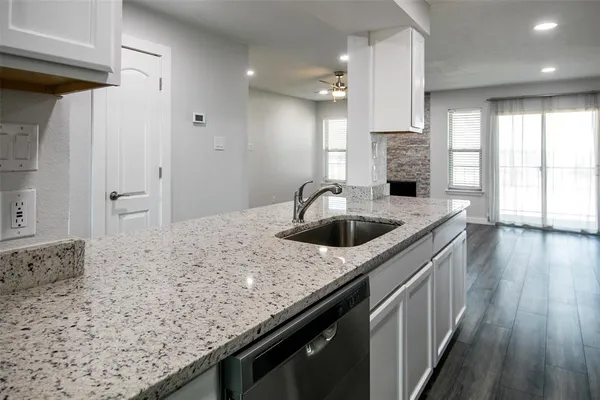 $140,000 | 849 Gun Barrel Lane, Unit F5, Gun Barrel City, TX 75156